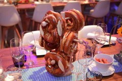 Braskem Oktoberfest Gala 2019 Deutsches Oktoberfest im Brasilien Style Feier auf Deutsch Bayrisches Volksfest Tisch Dekoration Brezl Brezel